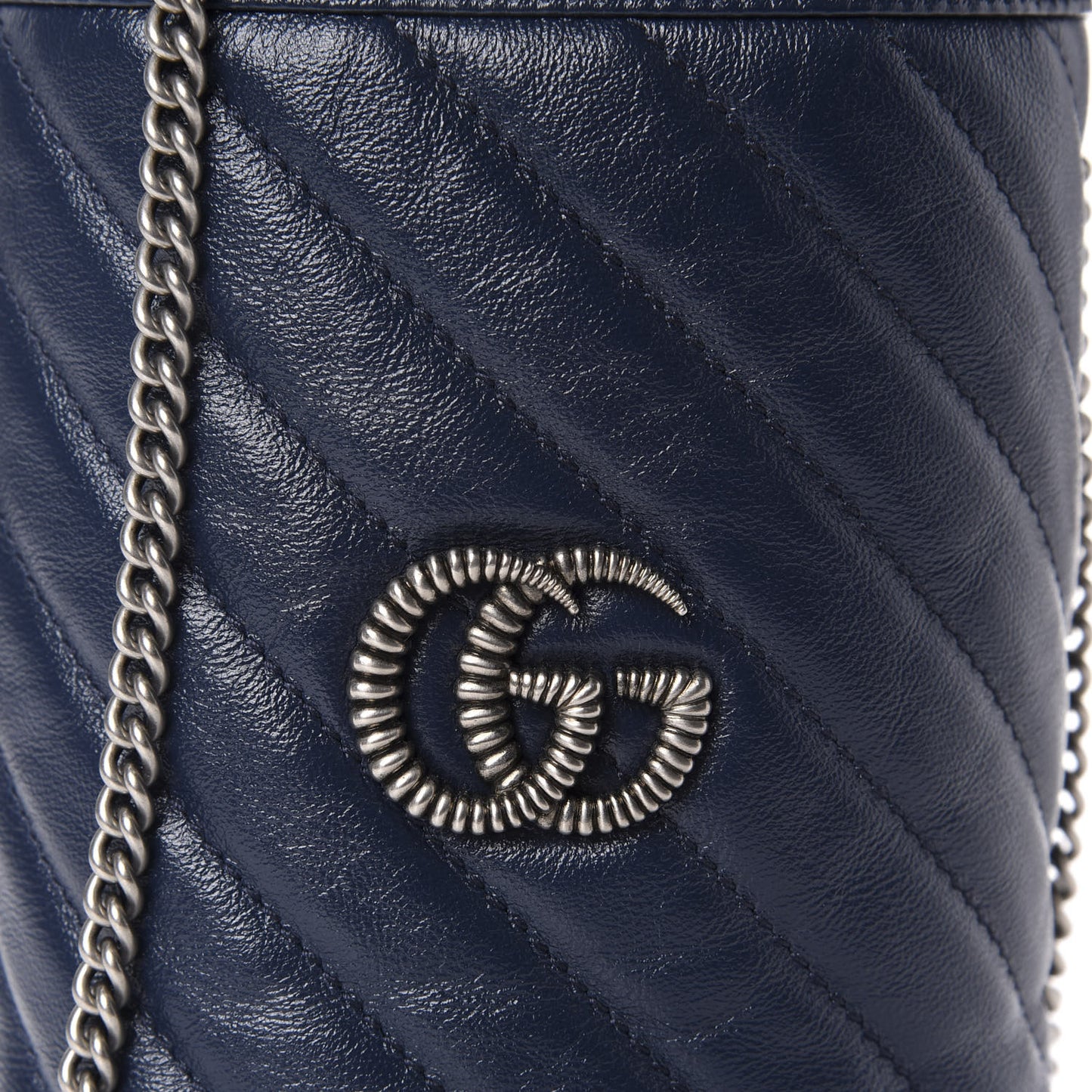 Vintage Effect Calfskin Matelasse Diagonal Mini Torchon GG Marmont 2.0 Bucket Bag Blue Agata Mystic White