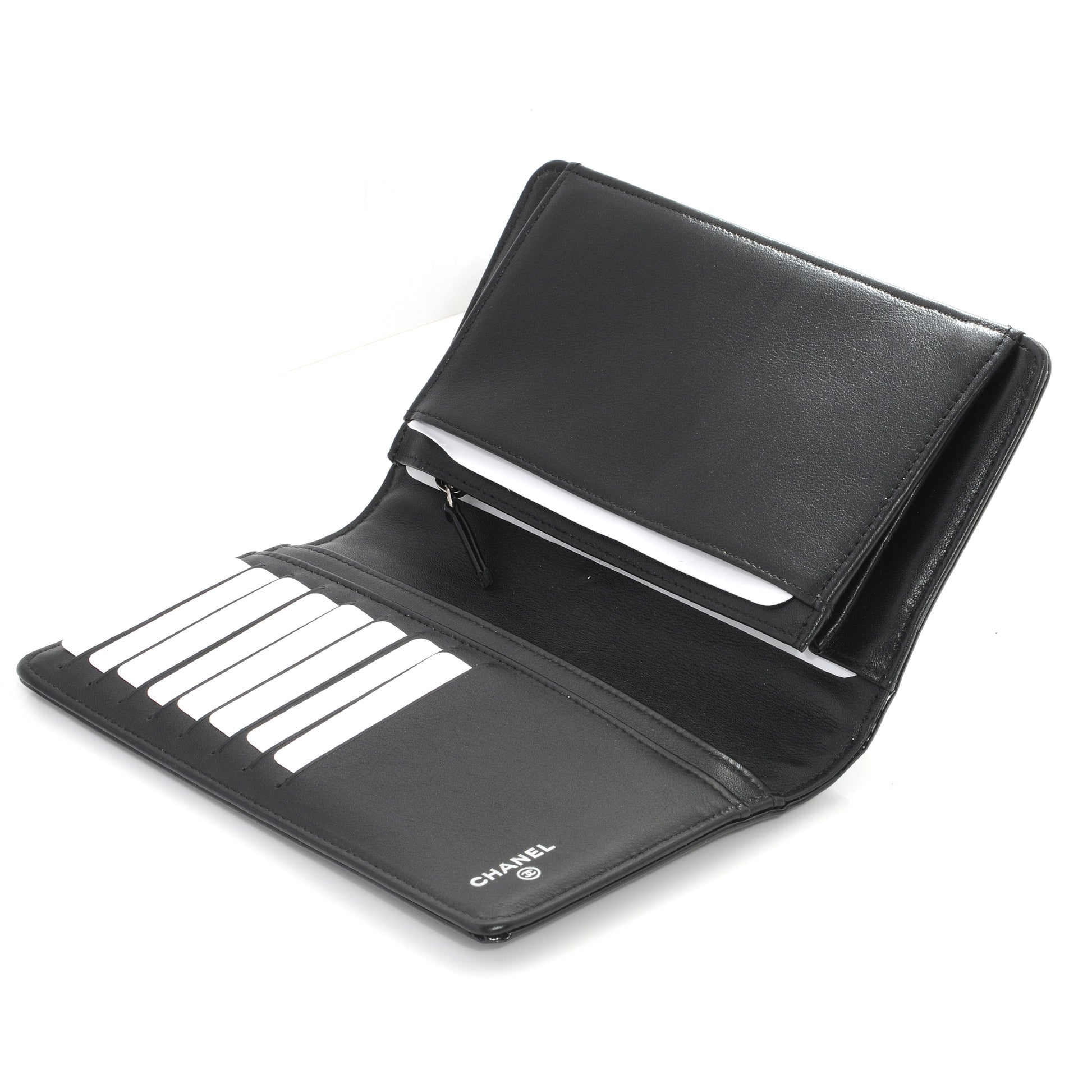 Chanel Patent CC Yen Wallet Black and White 4 of 7