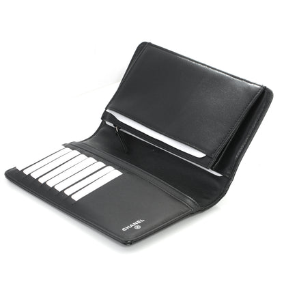 Chanel Patent CC Yen Wallet Black and White 4 of 7
