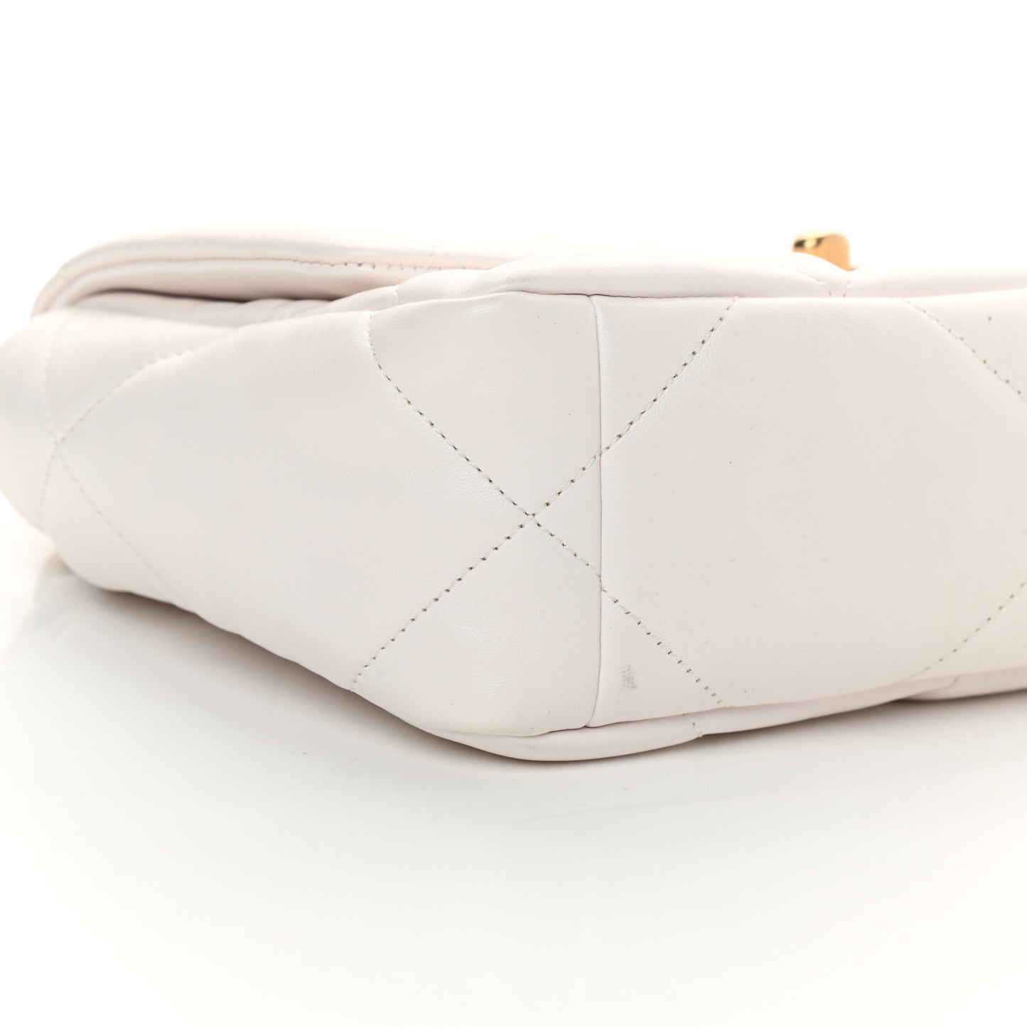 Lambskin Quilted Medium Chanel 19 Flap White