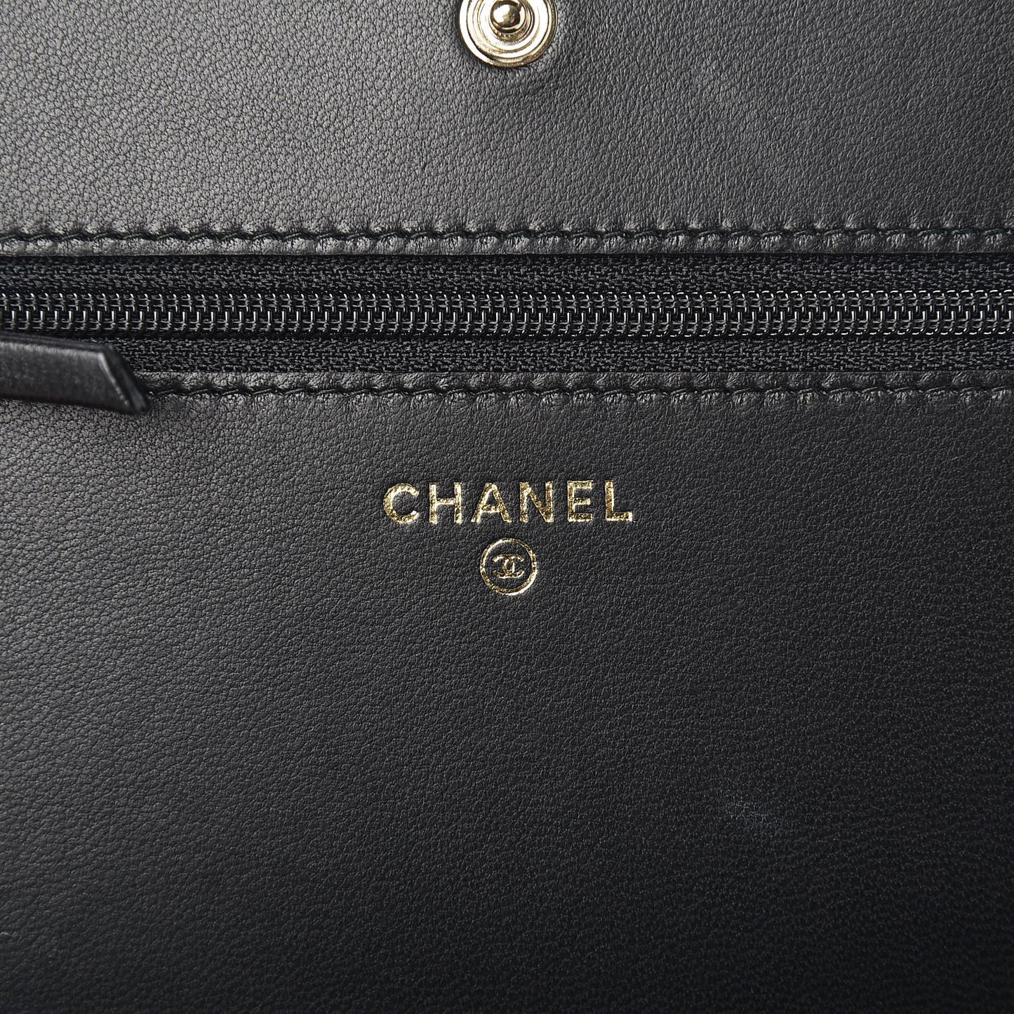 Lambskin Studded Wallet On Chain WOC Black