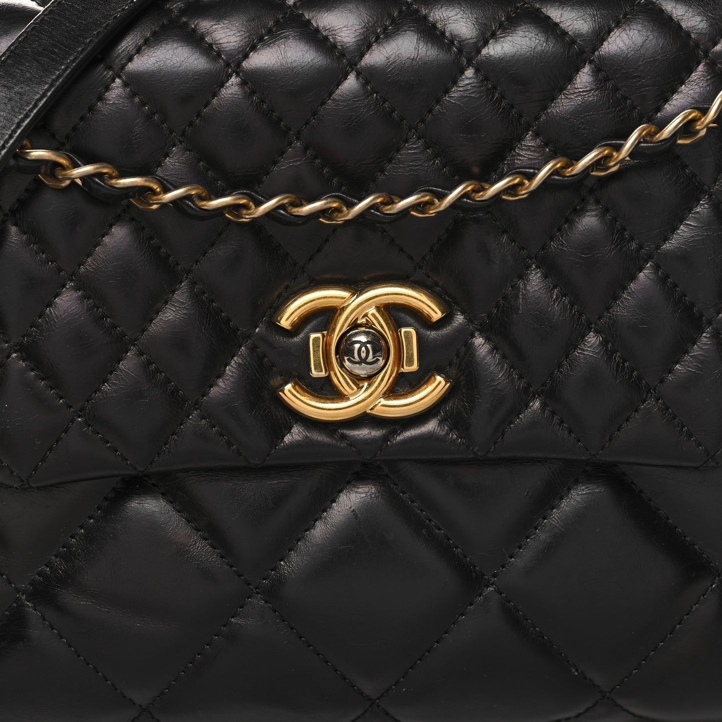 Glazed Calfskin Quilted Medium Daily Walk Flap Black