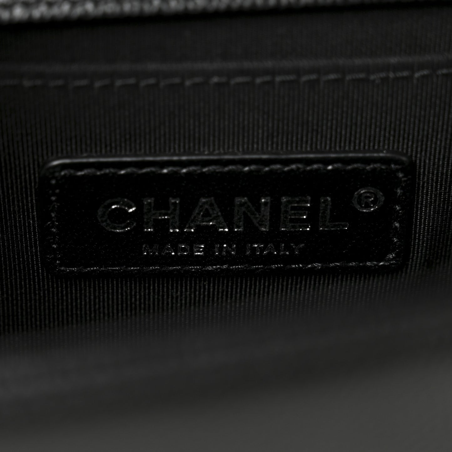Caviar Quilted Medium Boy Flap Black