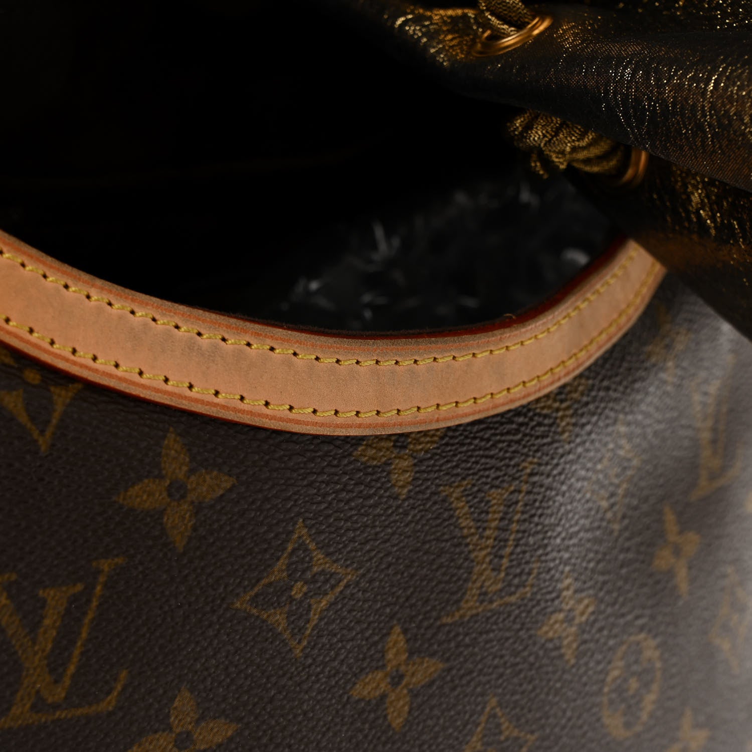 Louis Vuitton Monogram Kalahari PM 15 of 15
