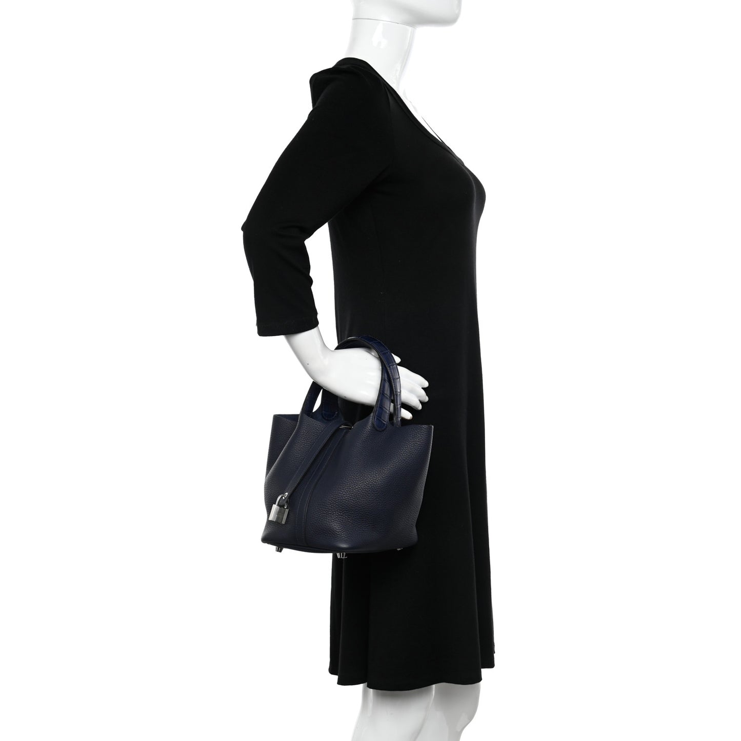 Taurillon Clemence Matte Alligator Picotin Lock Touch 22 Bleu Nuit