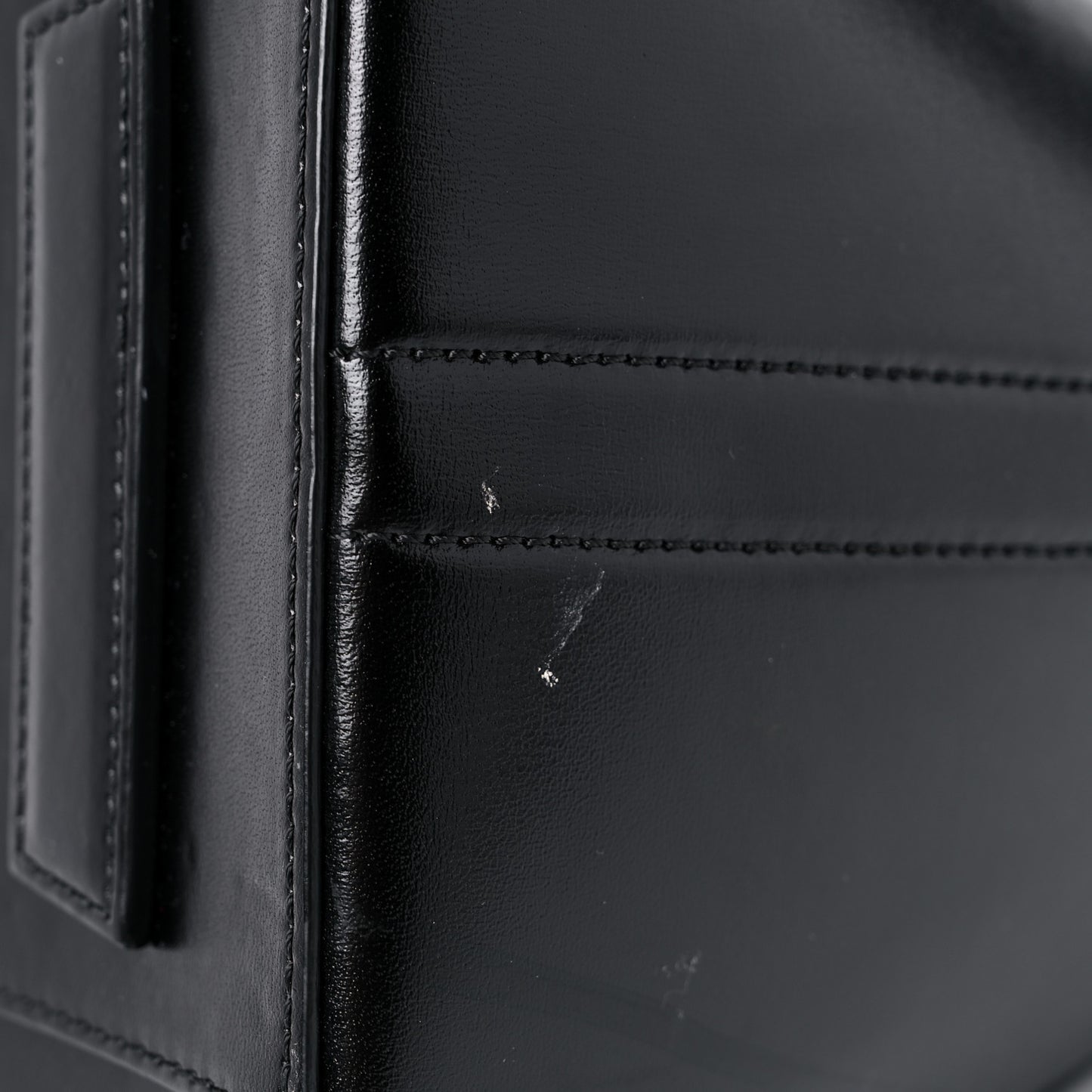 Shiny Lord Calfskin Medium Antigona Black