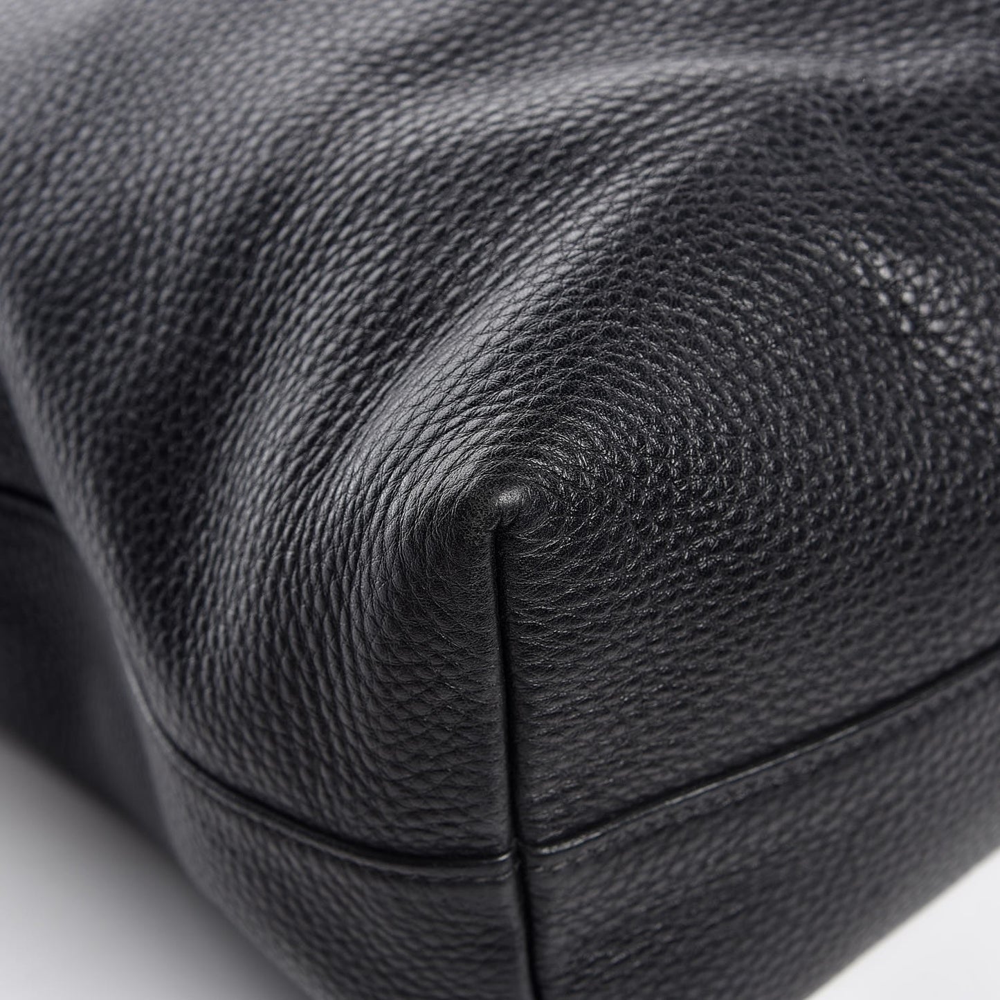 Vitello Daino Tote Black