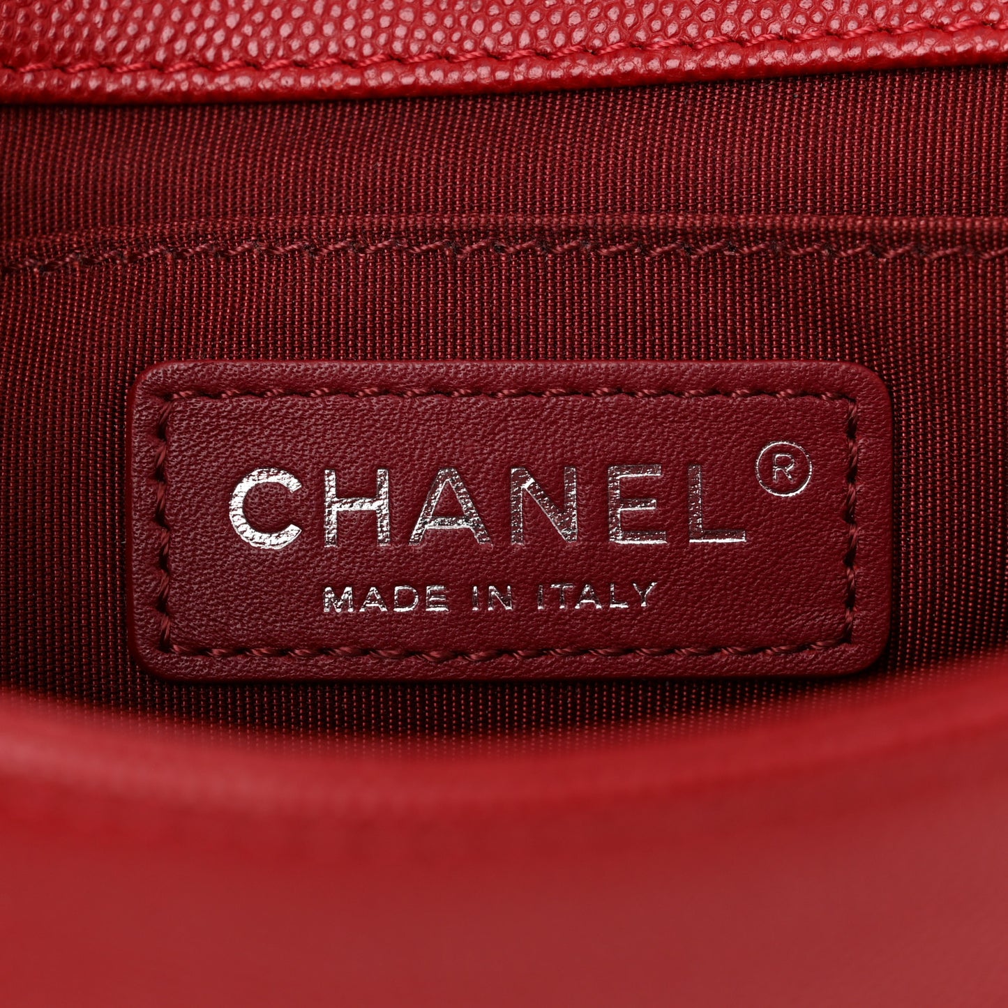 Caviar Macro Chevron Small Single Flap Red