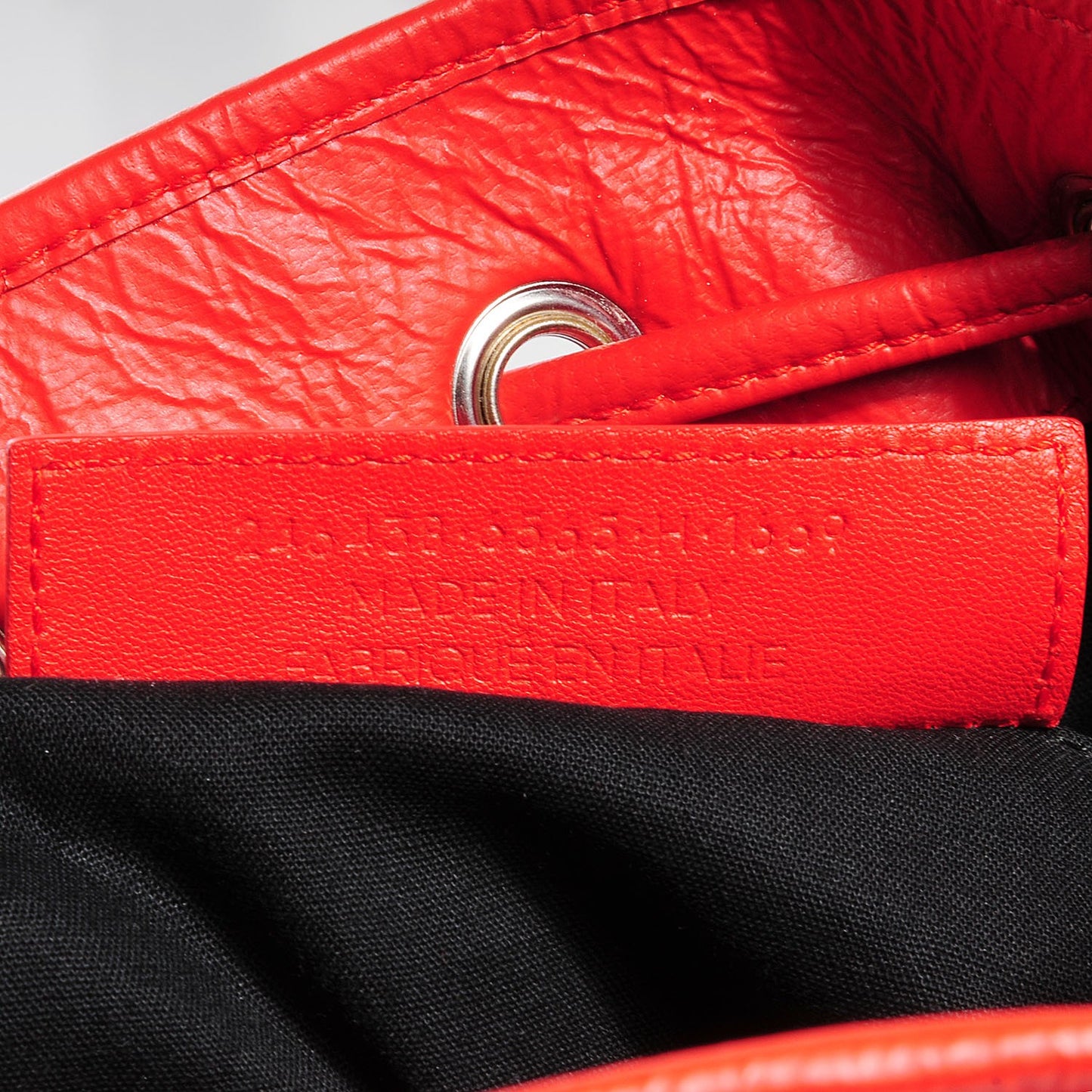 Matte Goatskin Rubber Covered Classic Hardware Mini Pompon Rouge Coquelicot Rouge Braise