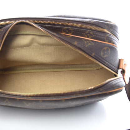 Louis Vuitton Monogram Reporter PM 6 of 12