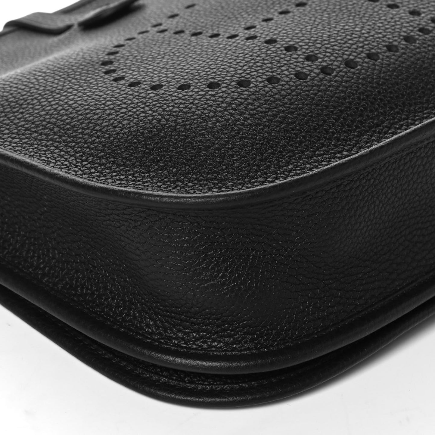 Taurillon Clemence Evelyne III PM Black