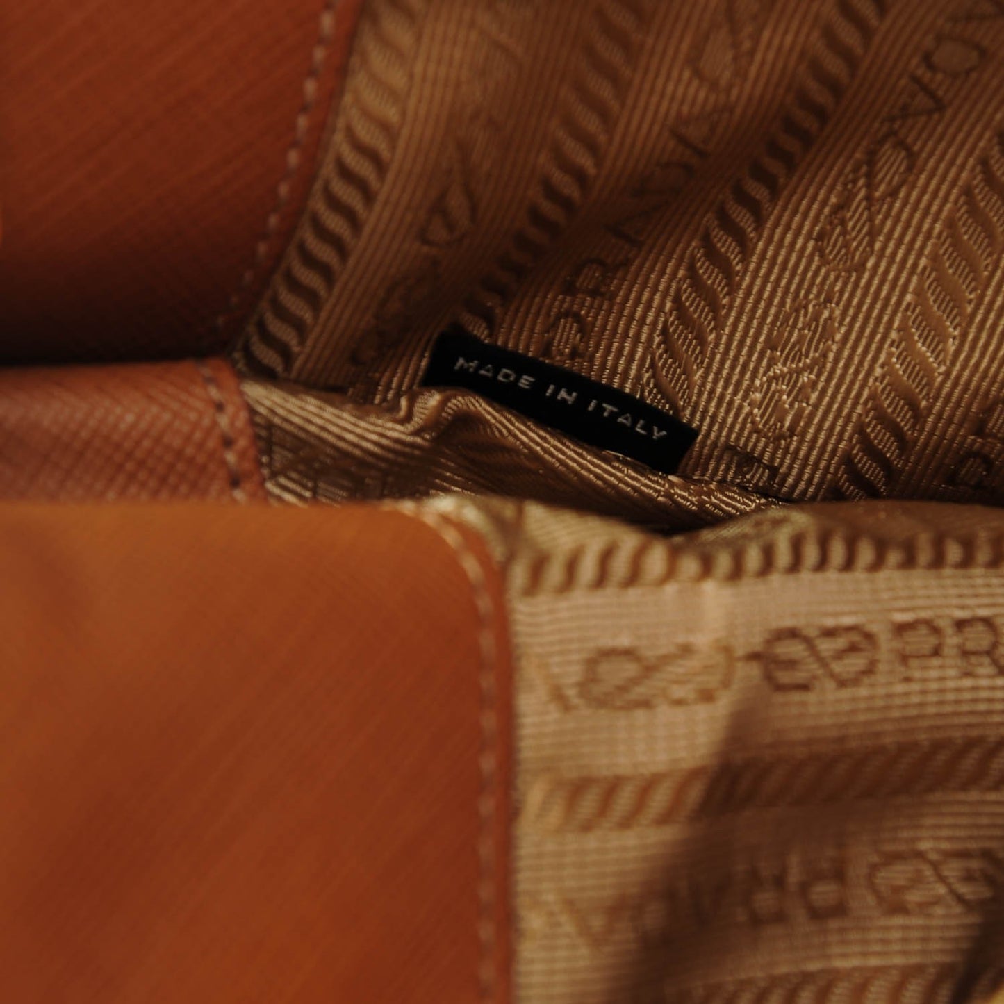 Saffiano Lux Extra Large Galleria Double Zip Tote Caramel