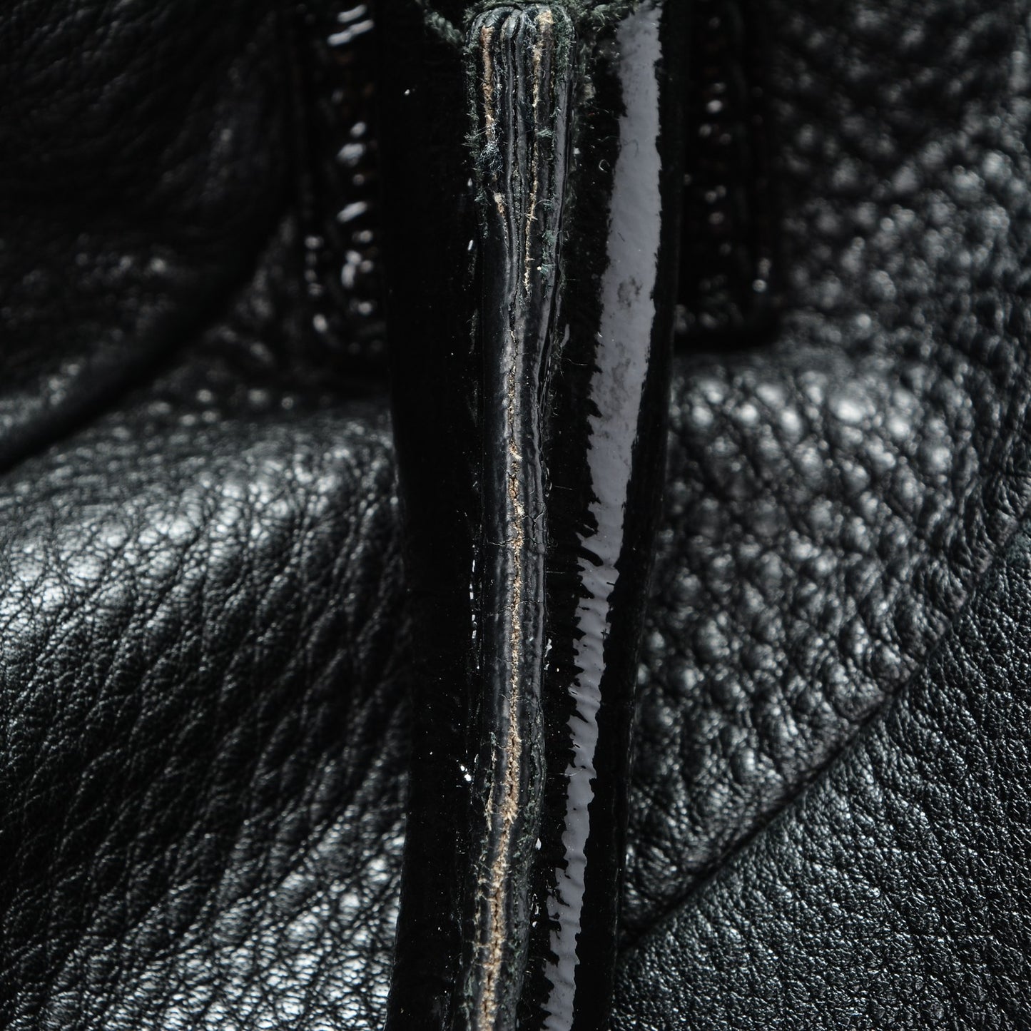 Pebbled Lambskin Medium Easy Sac Black