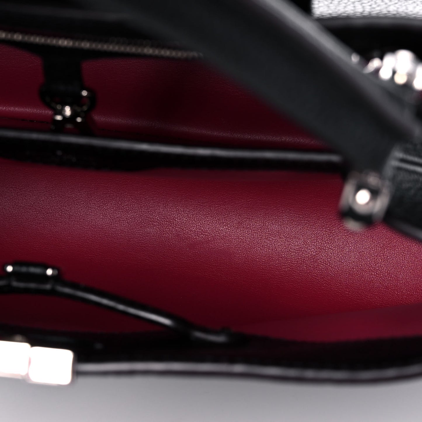 Taurillon Capucines PM Black