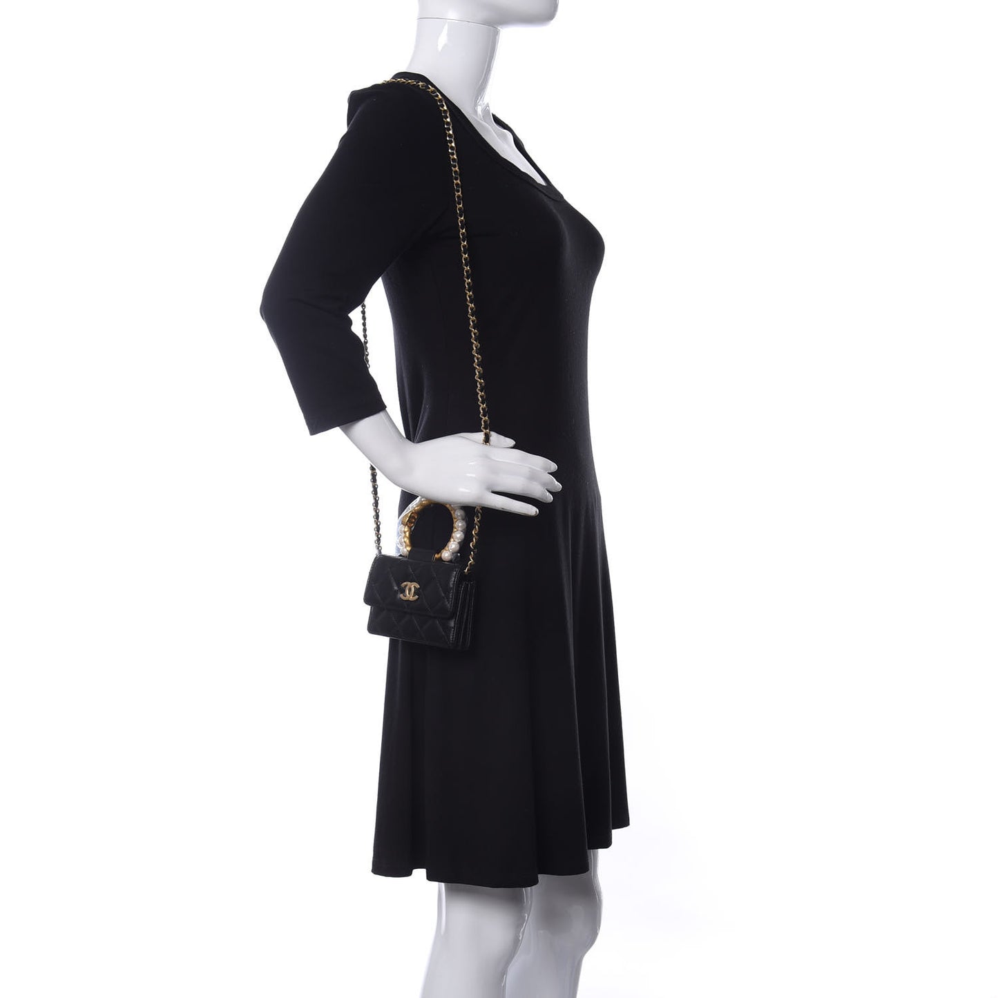 Lambskin Quilted Pearl Crown Clutch With Chain Black