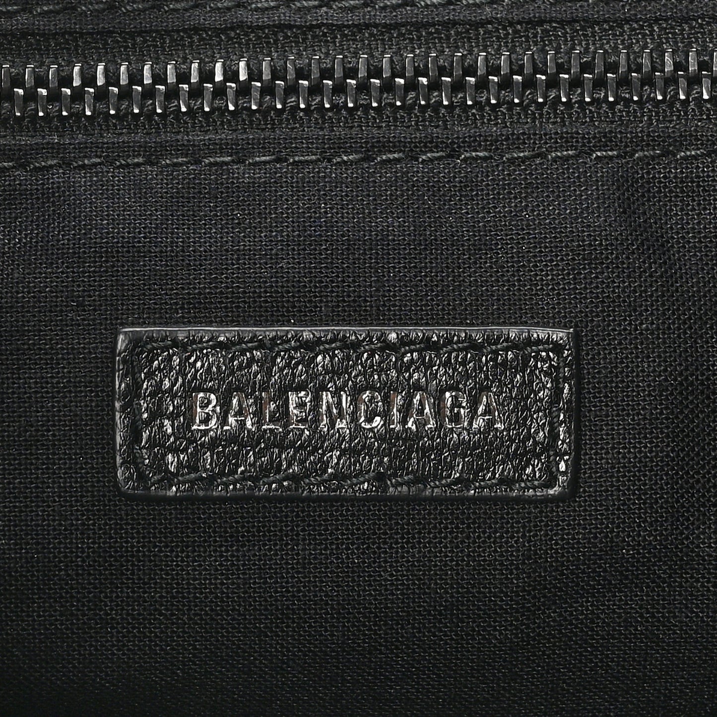 Chevre Black Metallic Edge Hardware S City Black