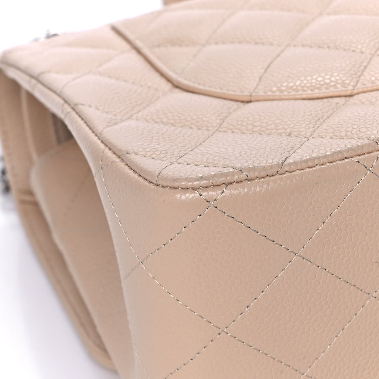 Caviar Quilted Jumbo Double Flap Beige Clair