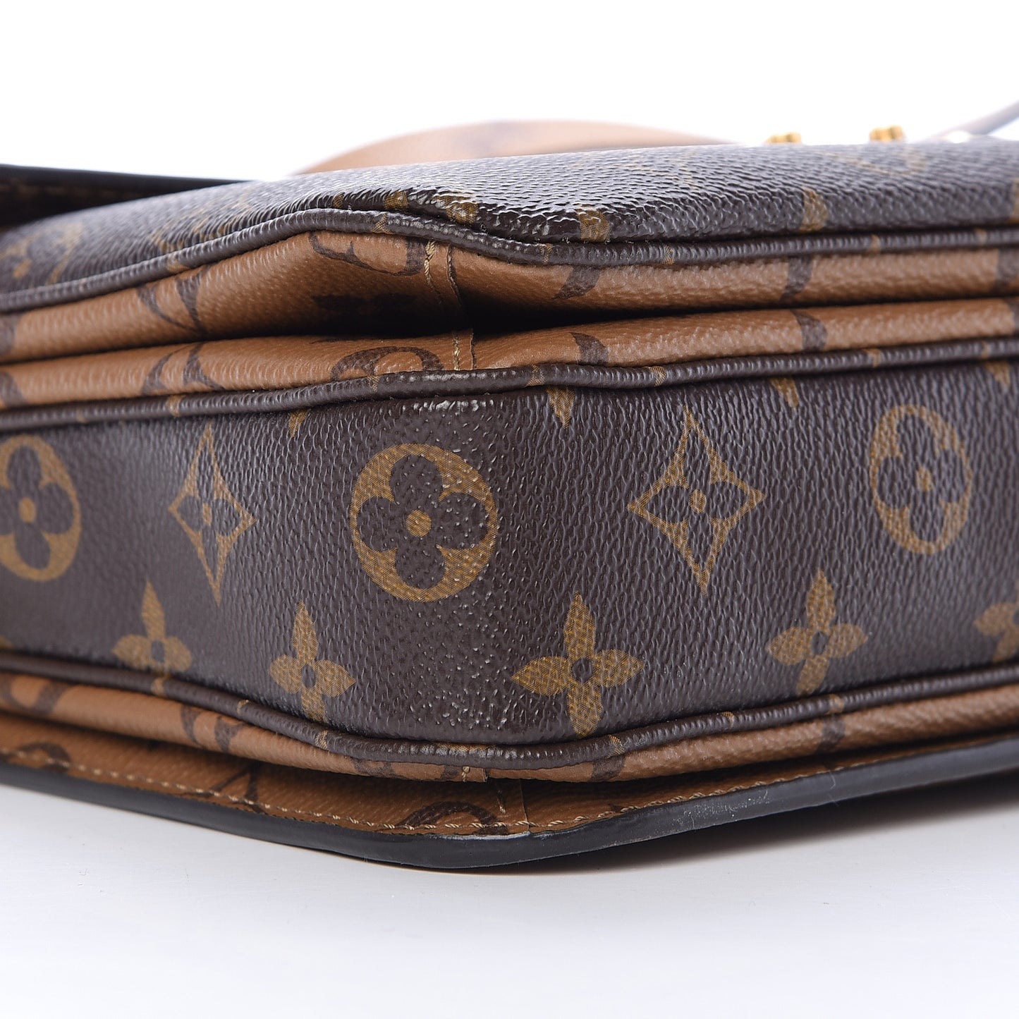 Reverse Monogram Pochette Metis