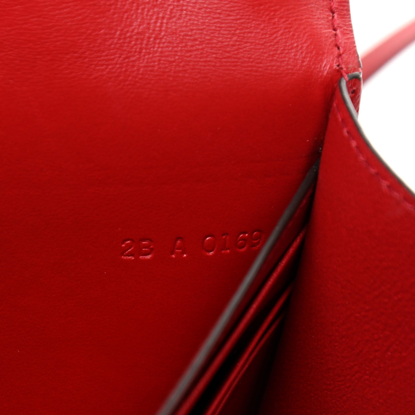 Goatskin Quilted GV3 Strap Wallet Vermillon