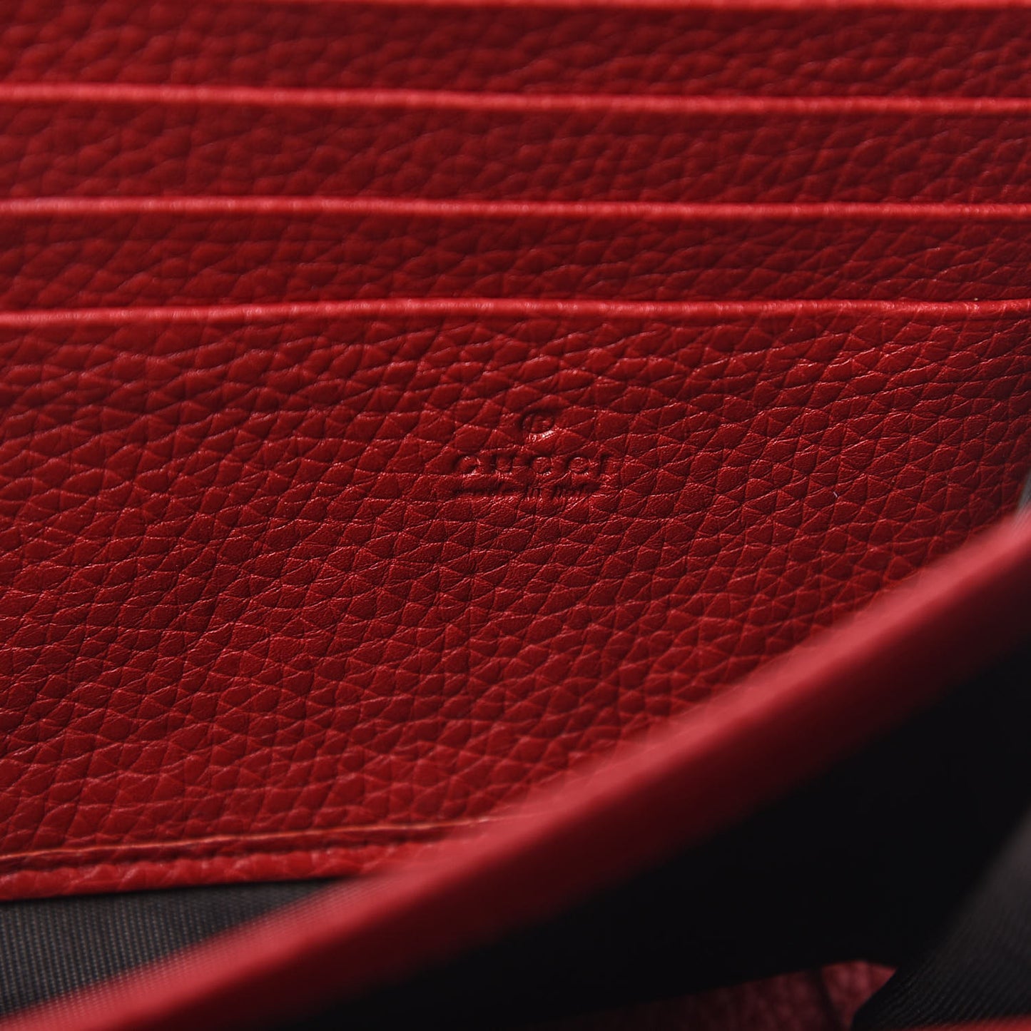 Calfskin GG Marmont Chain Wallet Vulcanic Red