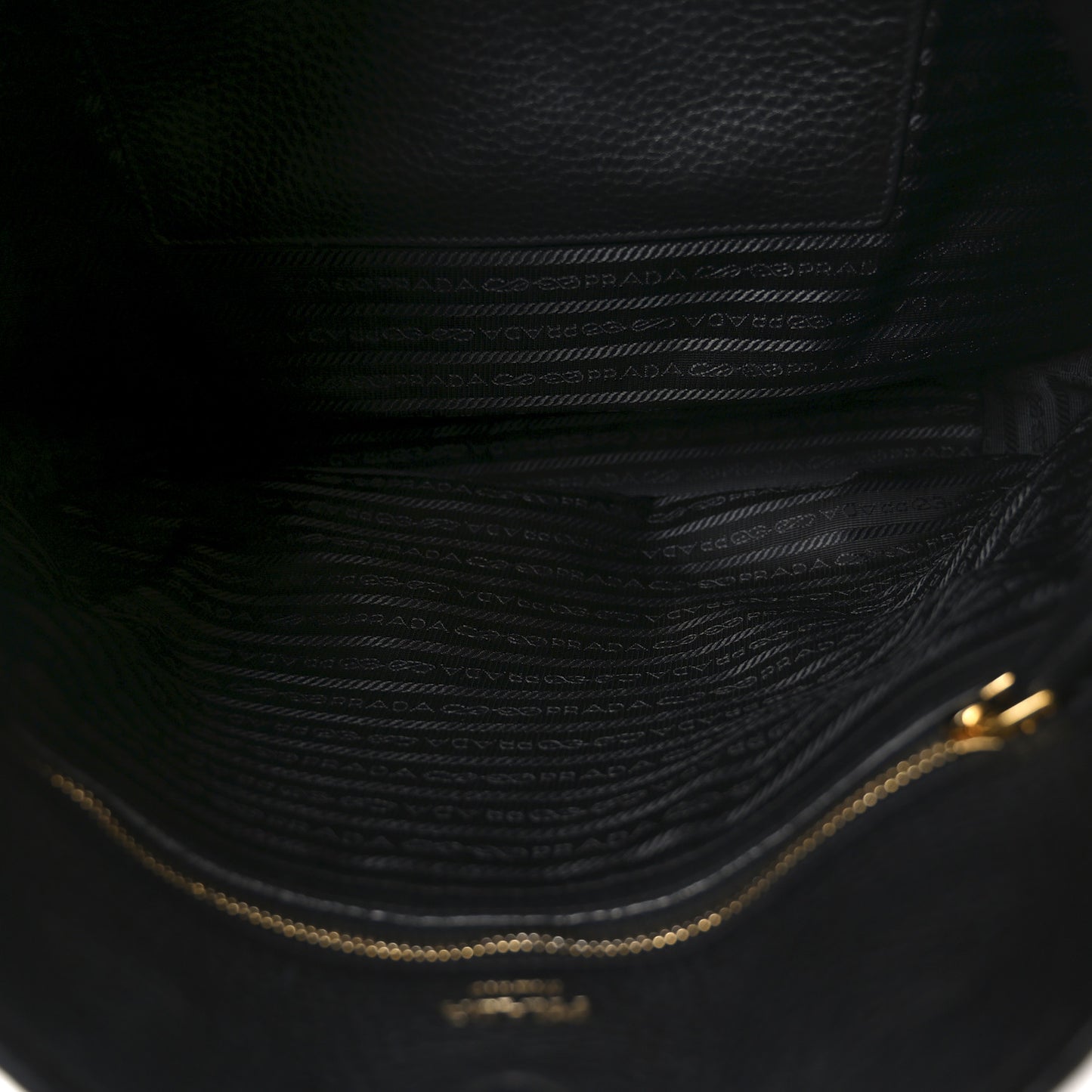 Vitello Daino Pocket Shopping Tote Black