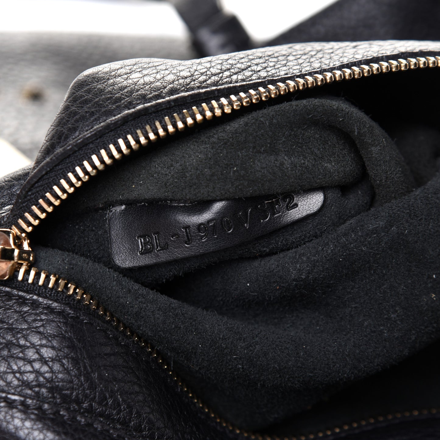 Pebbled Calfskin Medium Rockstud Tote Black