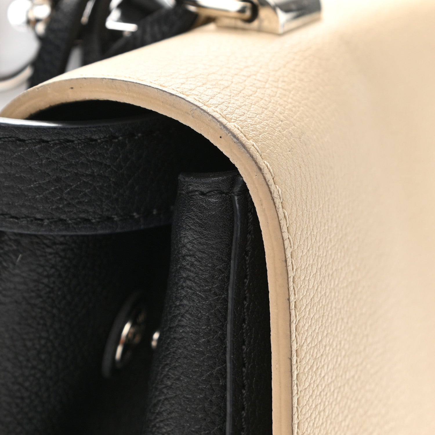 Louis Vuitton Soft Calfskin Lockme II Top Handle Vanille Black 14 of 16