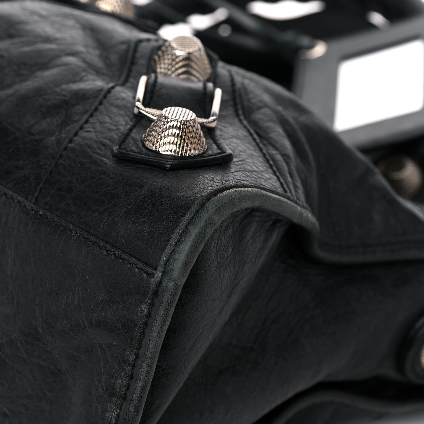 Agneau Giant 21 Silver Hardware City Black