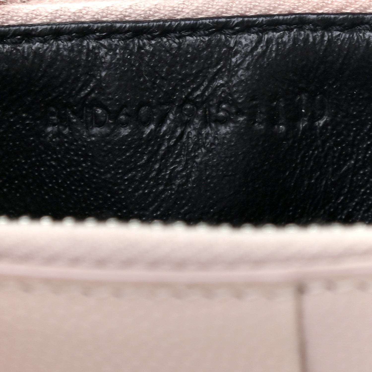 Saint Laurent Monogram Grain de Poudre 5 Fragments Zip Pouch Card Holder Nude Powder 7 of 7