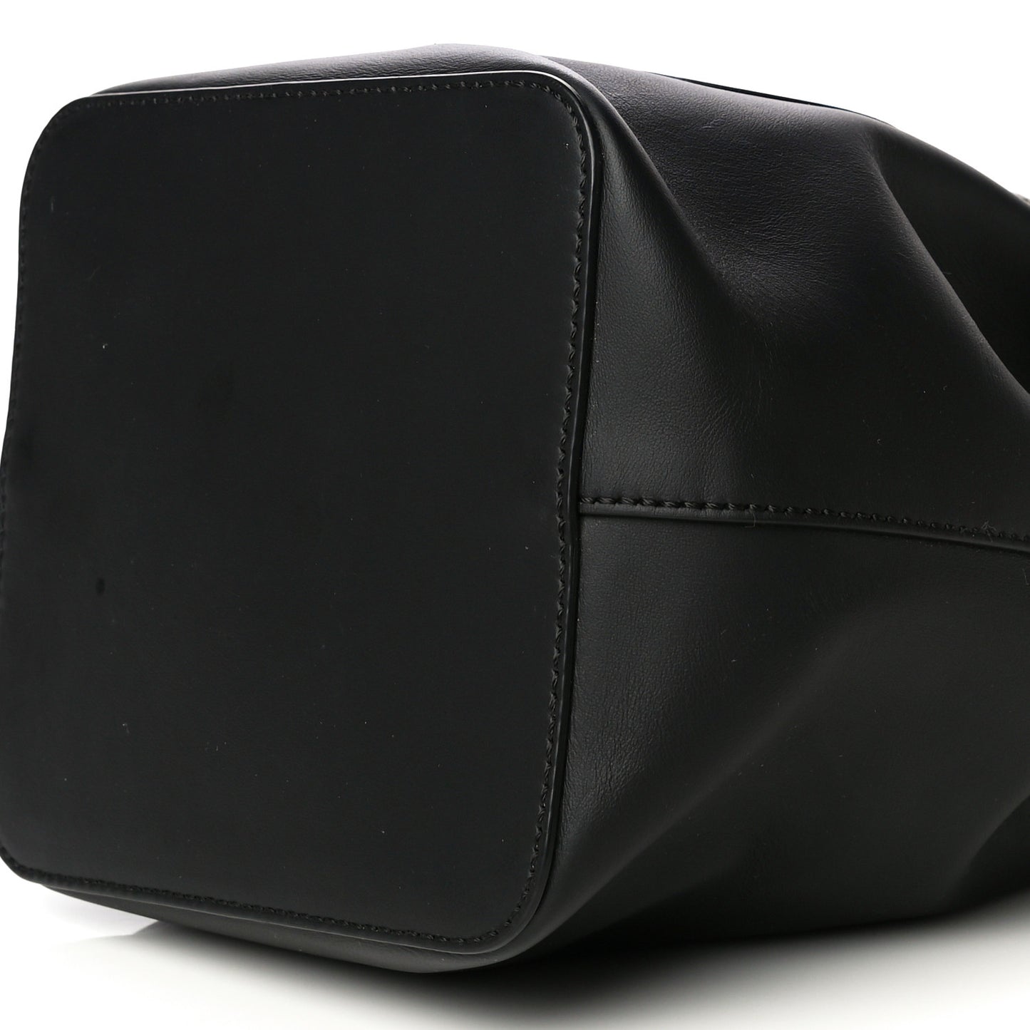 Vitello Century Matte F is Fendi Stamp Patch Bi-Color Grande Mon Tresor Bucket Bag Black Maya Fragola