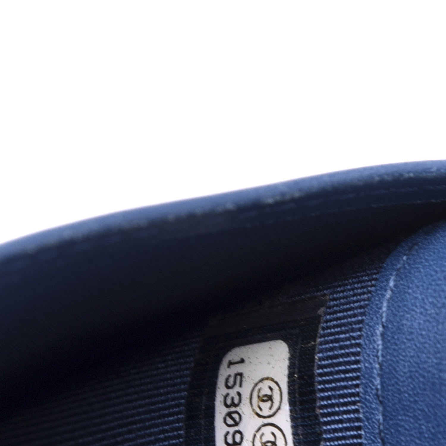 Chanel Patent Calfskin Quilted Yen Wallet Blue 9 of 9