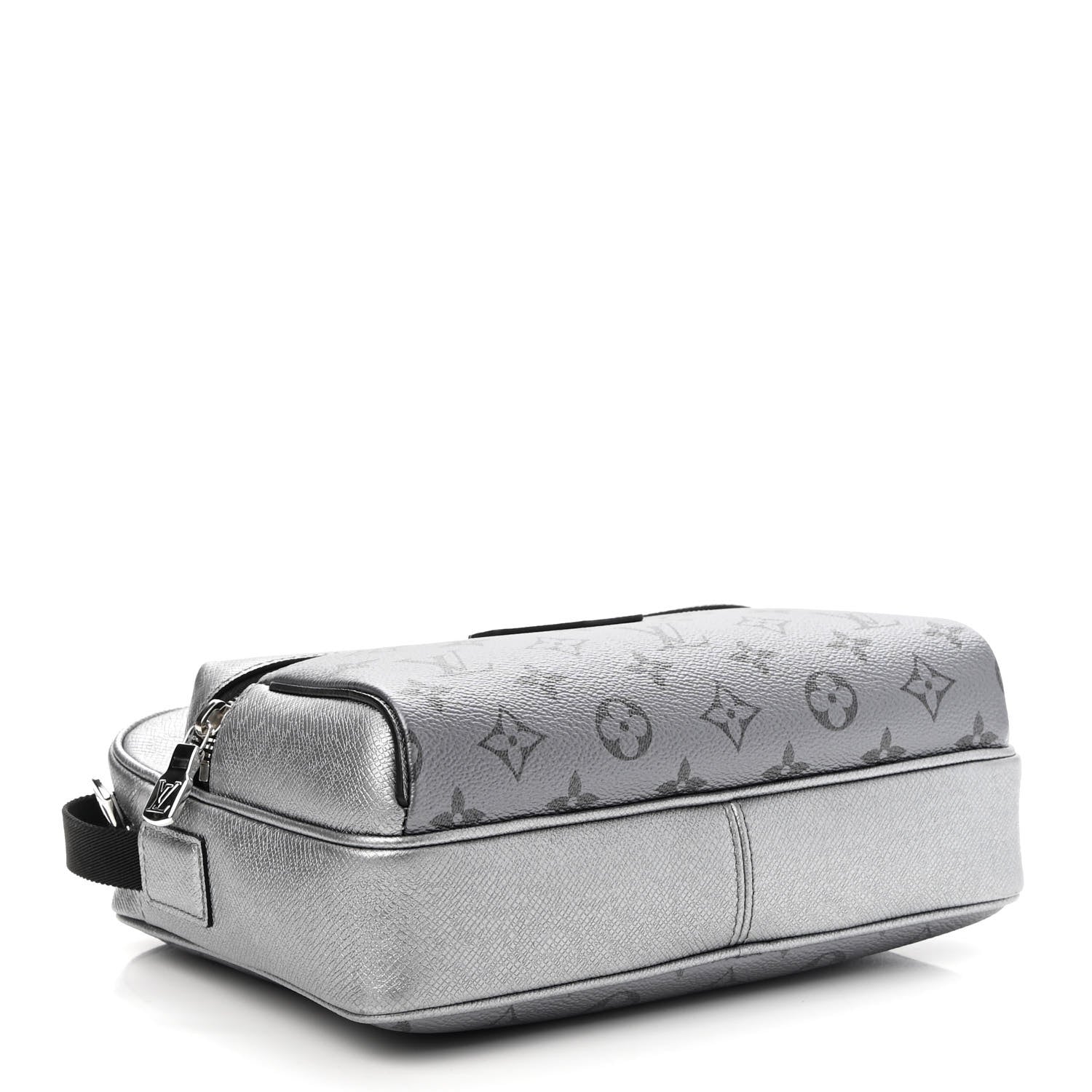 Louis Vuitton Taigarama Outdoor Messenger Gunmetal 4 of 9