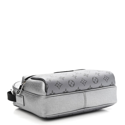 Louis Vuitton Taigarama Outdoor Messenger Gunmetal 4 of 9