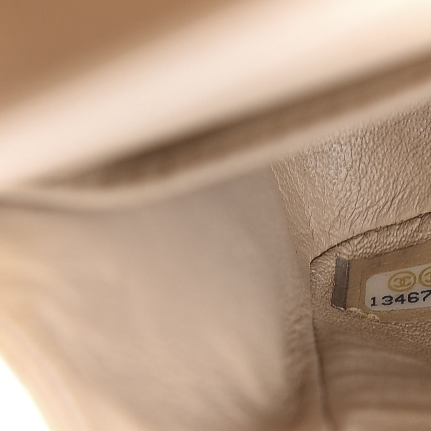 Caviar Quilted Medium Double Flap Beige Clair