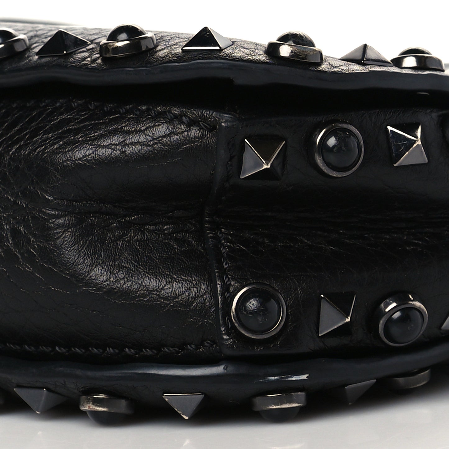 Pebbled Calfskin Onyx Medium Rockstud Rolling Flap Saddle Bag Black