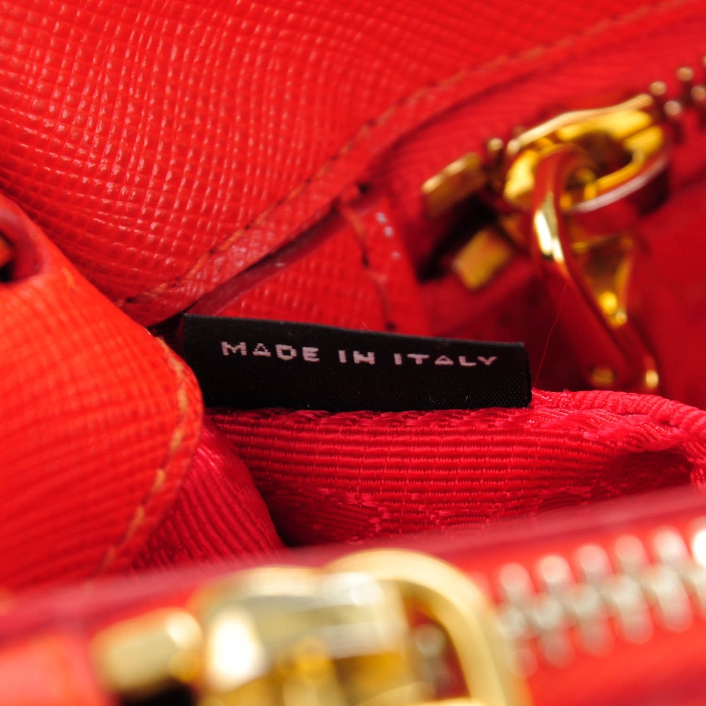 Saffiano Mini Galleria Double Zip Tote Lacca