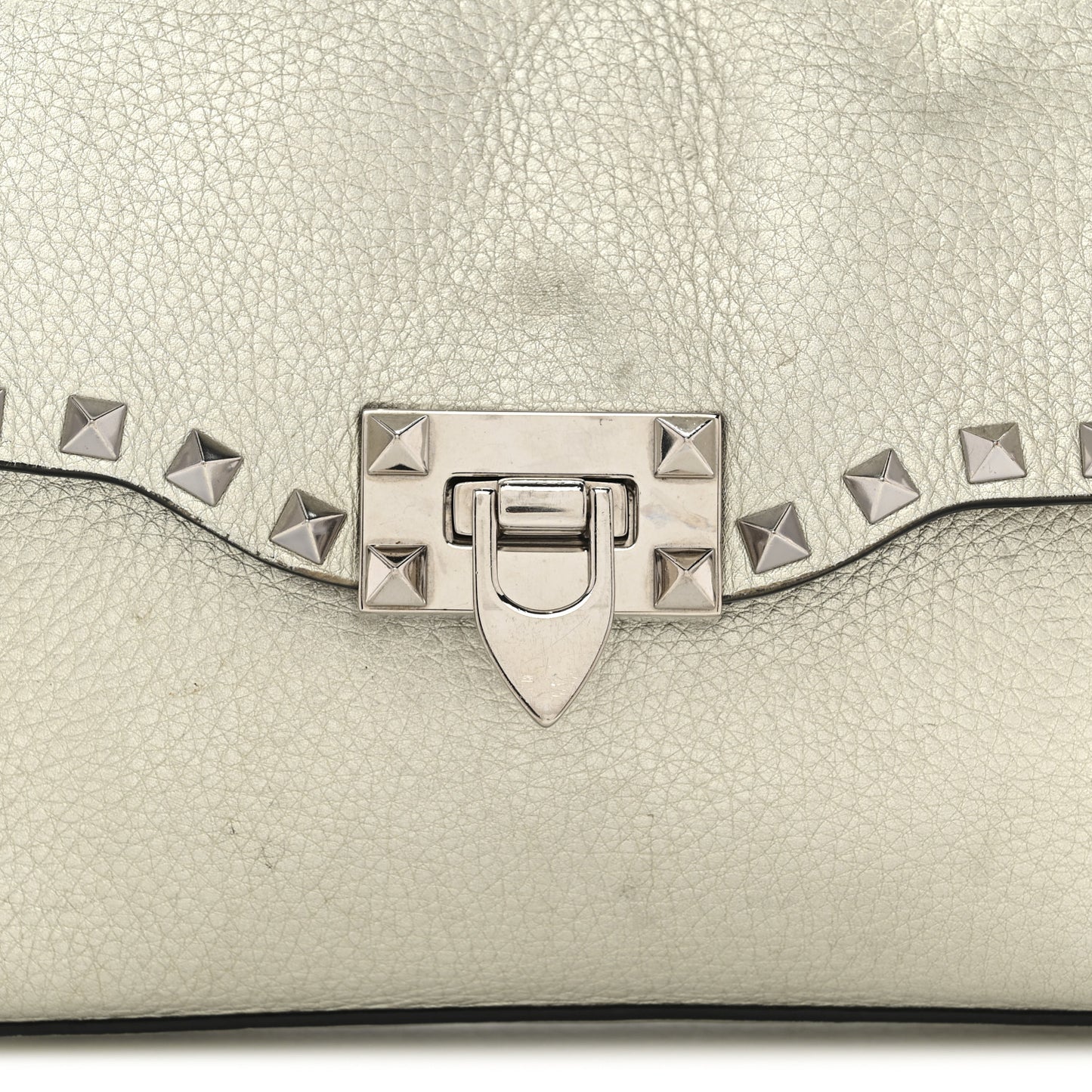 Metallic Pebbled Calfskin Medium Rockstud Flip Lock Crossbody Bag Silver