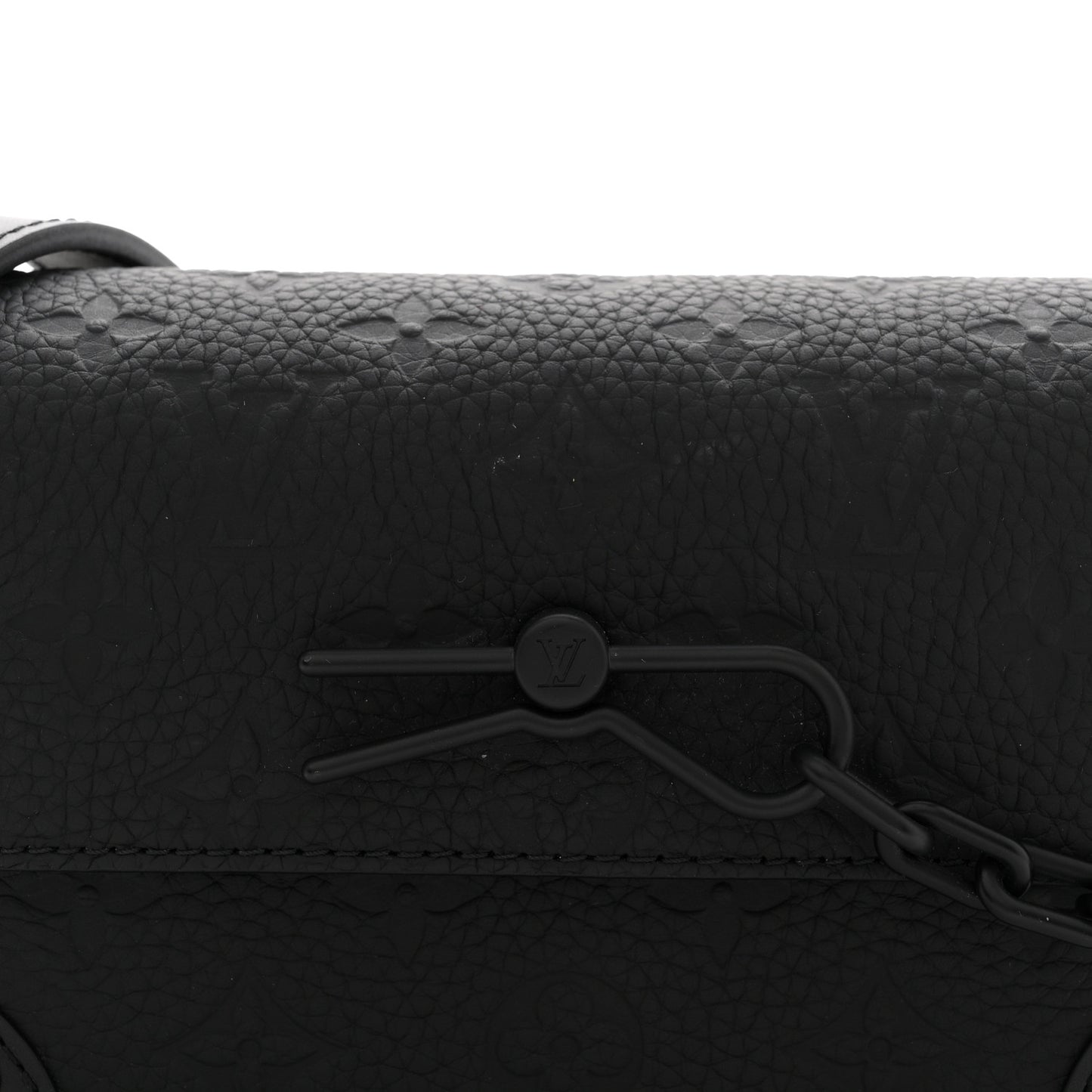 Taurillon Monogram Steamer Wearable Wallet Black