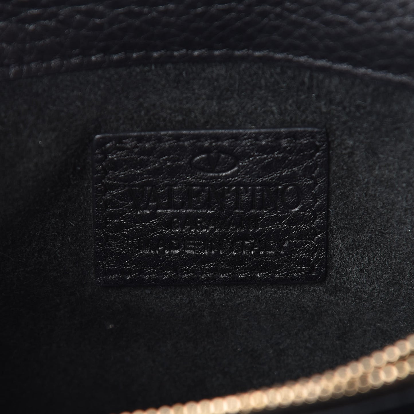 Pebbled Calfskin Rockstud Wallet on Chain Black