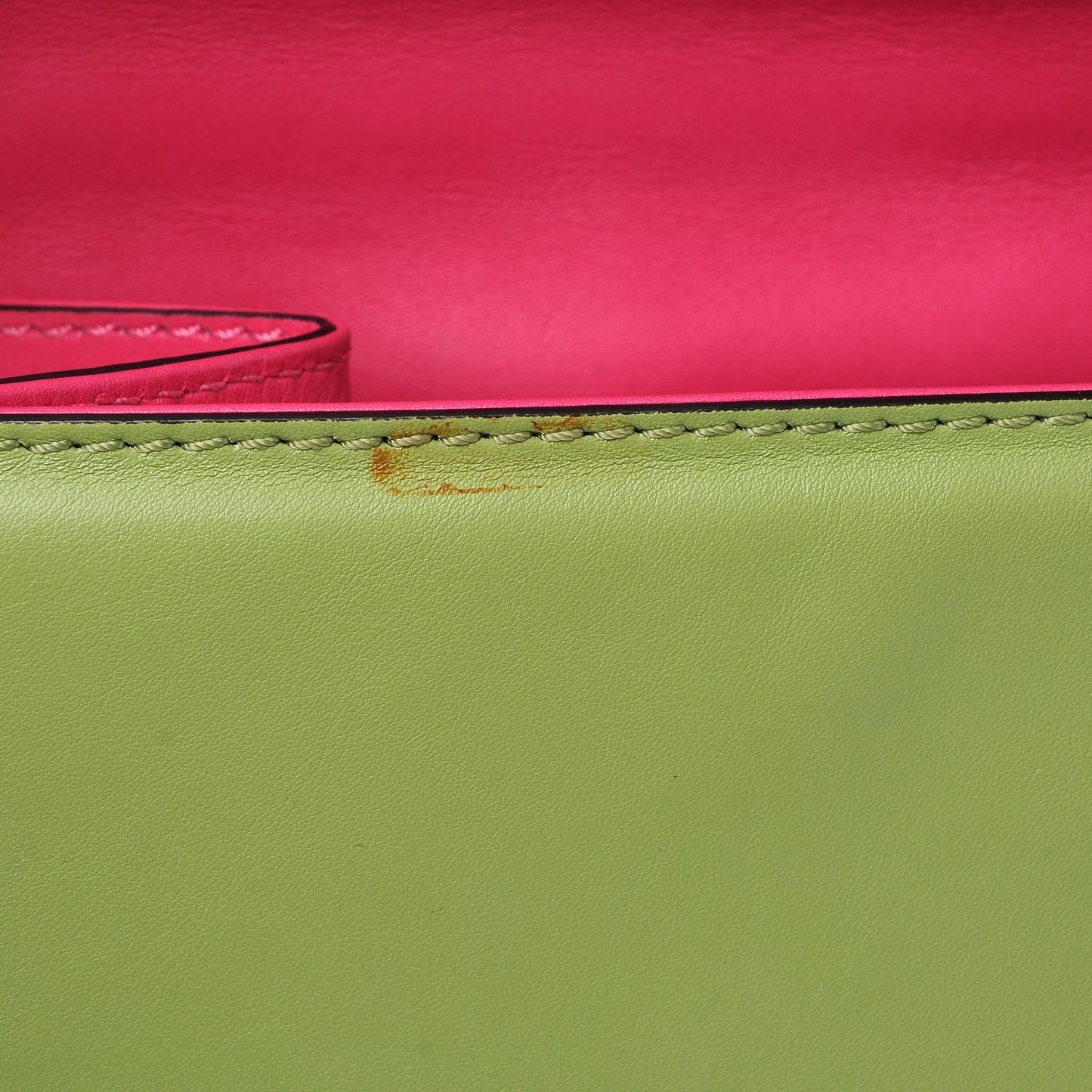 Vitello Tri-Color Large Glam Lock Rockstud Flap Pop Gardenia Pop Apple Pop Fuxia