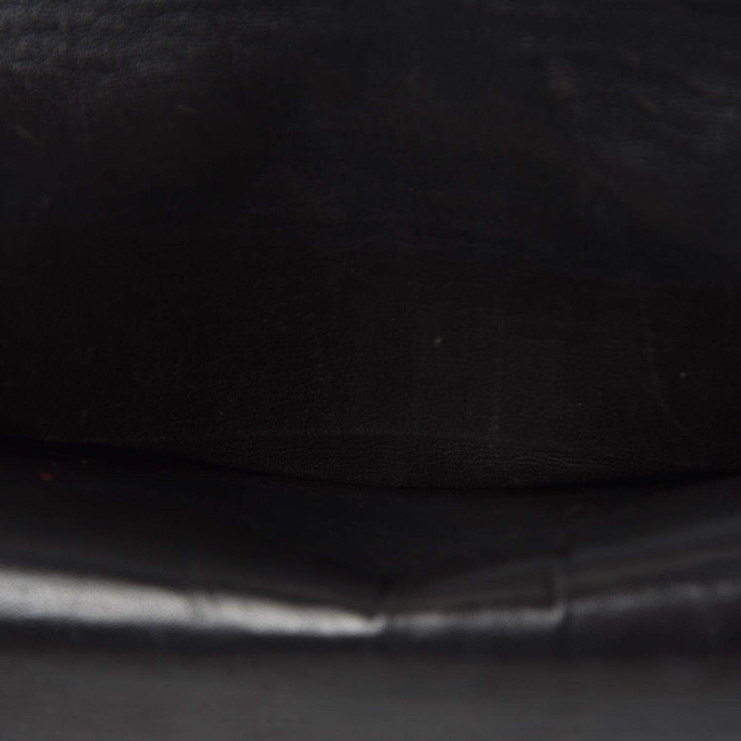 Lambskin Medium Single Flap Black