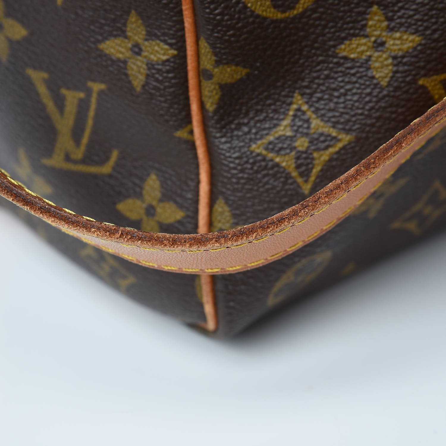 Louis Vuitton Monogram Keepall Bandouliere 50 34 of 37