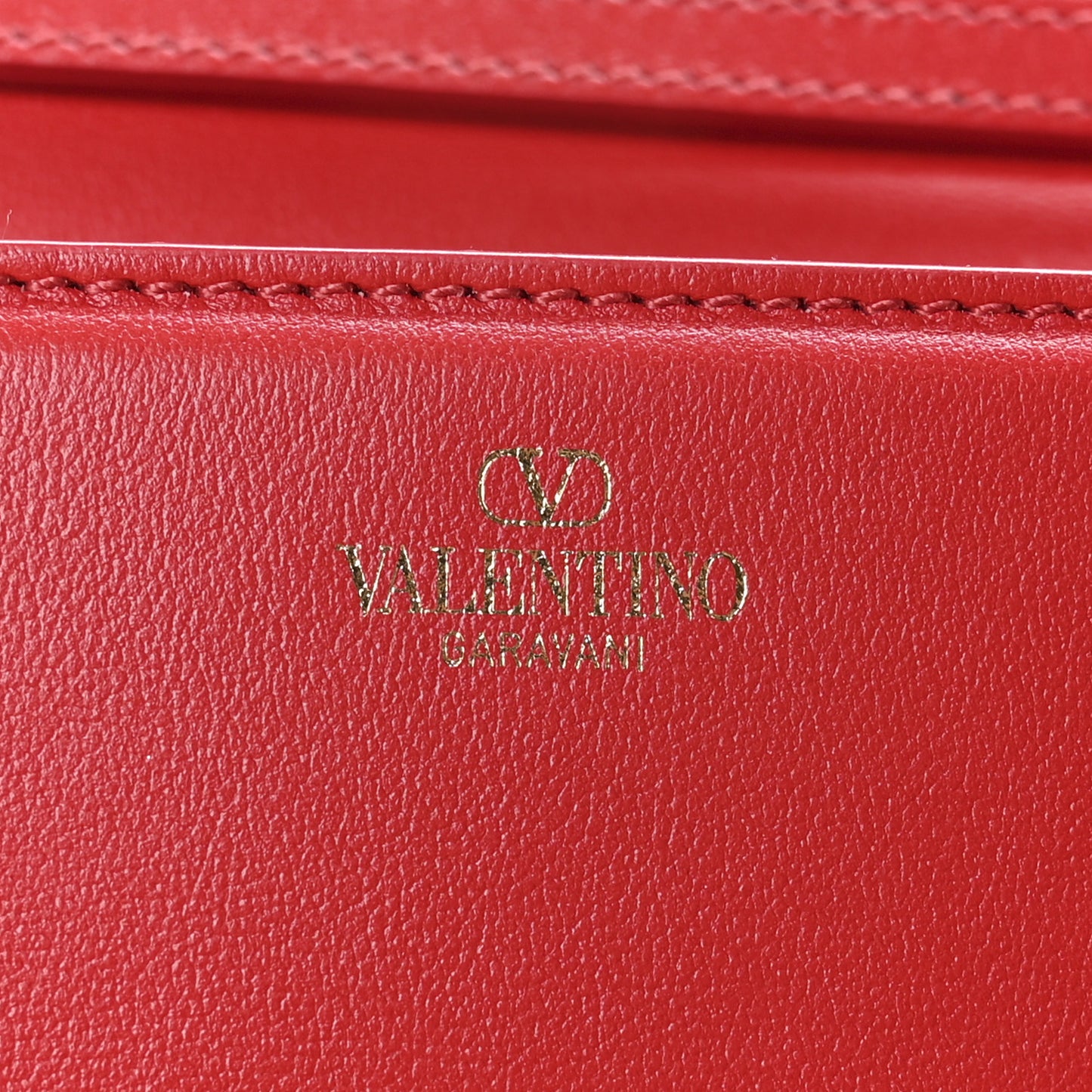 Calfskin Enamel Vlogo Loco Shoulder Bag Rouge Pur