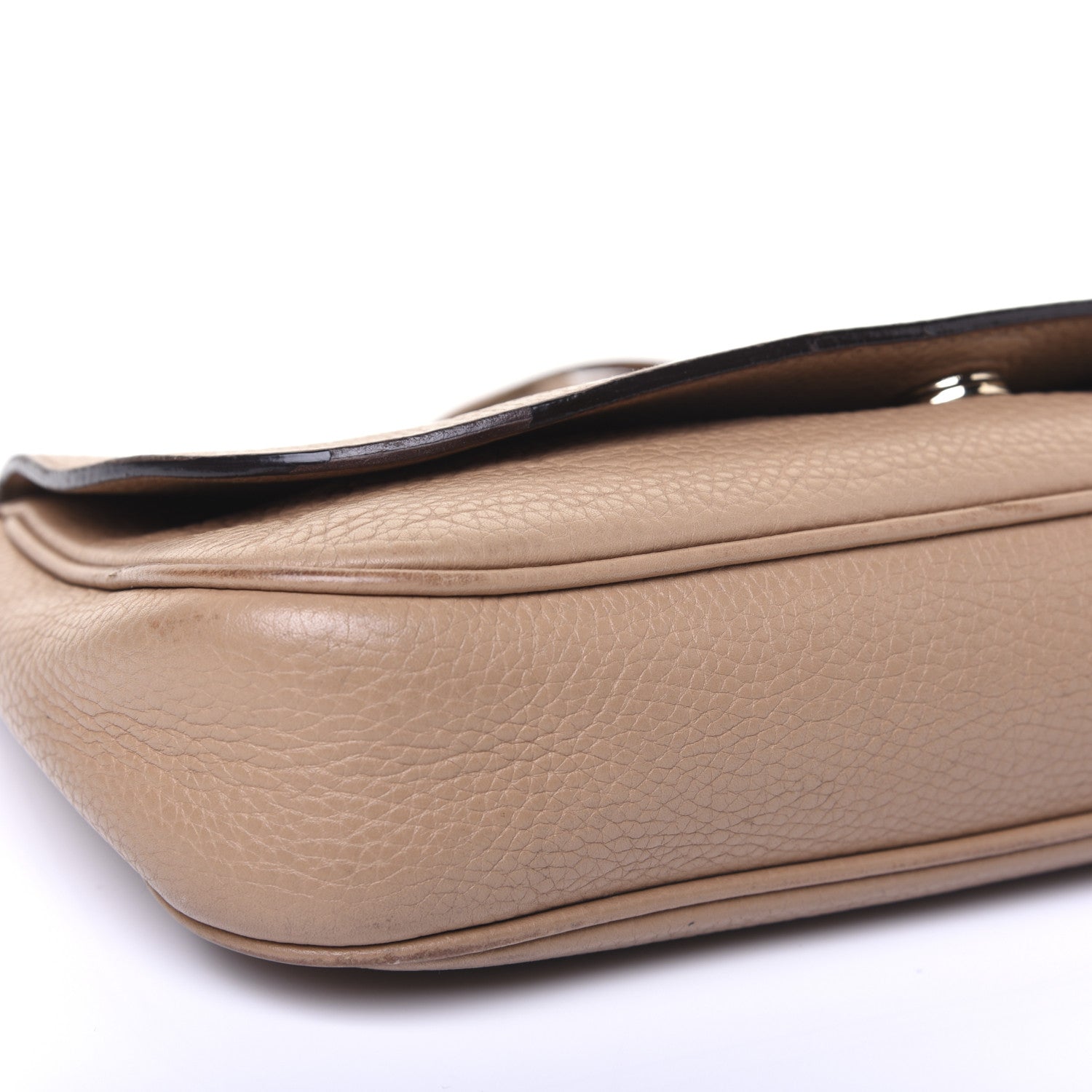 Gucci Pebbled Calfskin Medium Soho Flap Crossbody Camelia 7 of 23