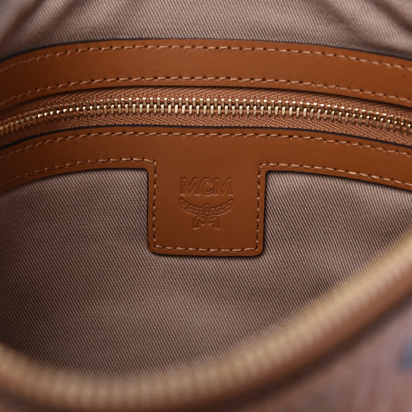 Visetos Medium Crossbody Pouch Cognac