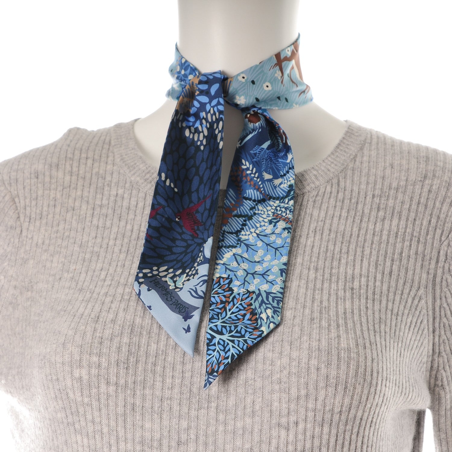 Hermes Silk Dans un Jardin Anglais Twilly Ciel Marine Brun 2 of 5
