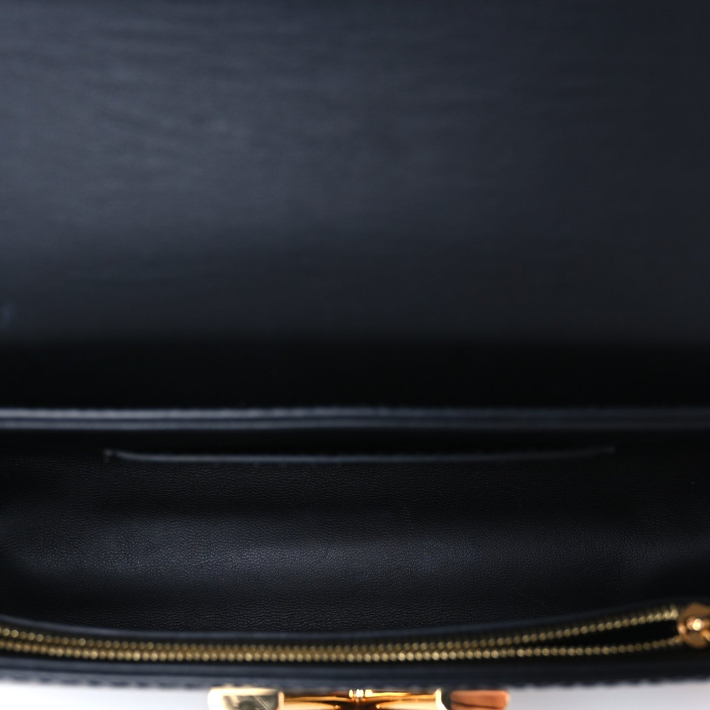 Epi Twist West Pochette Black