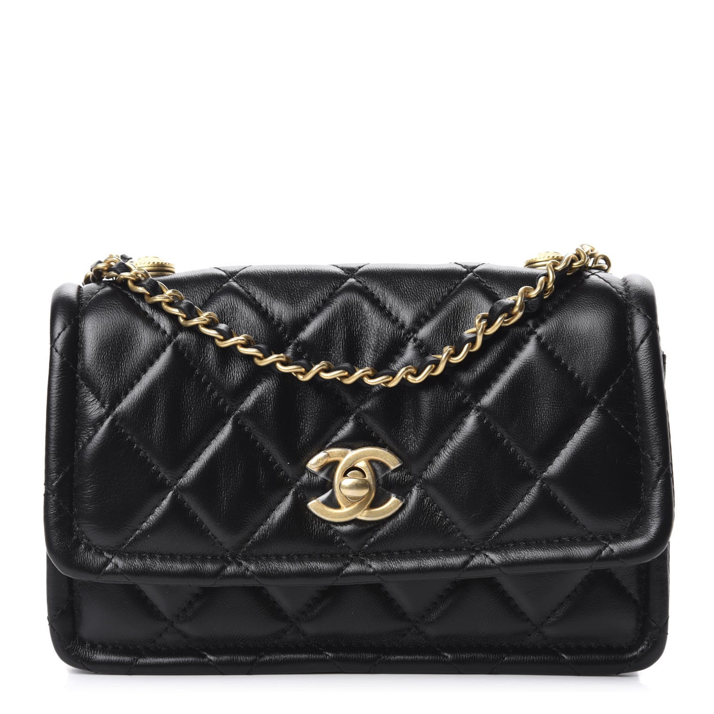 Shiny Lambskin Flap Clutch With Chain Black