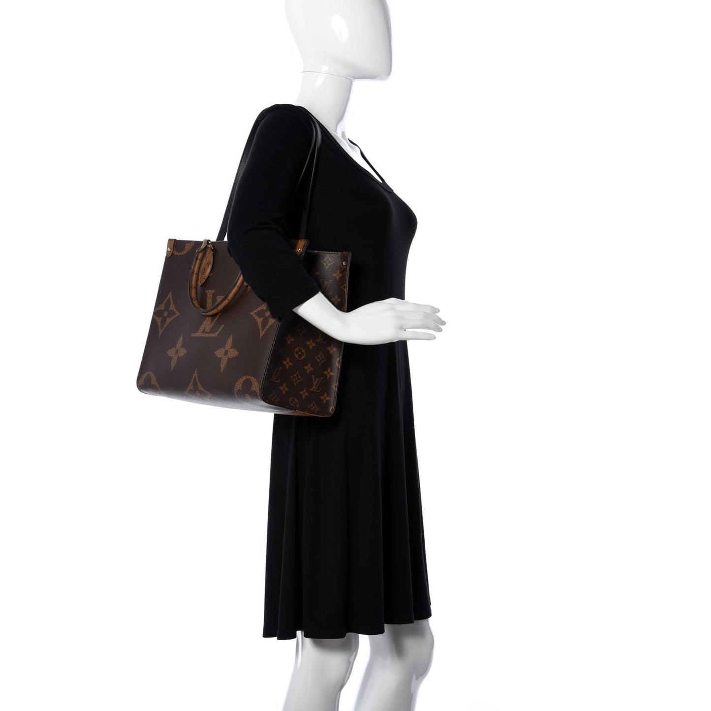 Reverse Monogram Giant Onthego MM