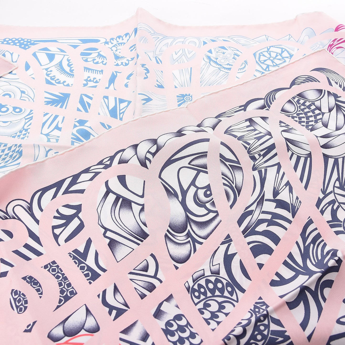 Silk Reverie Solitaire Scarf 90 Rose Pale Bleu Fuchsia